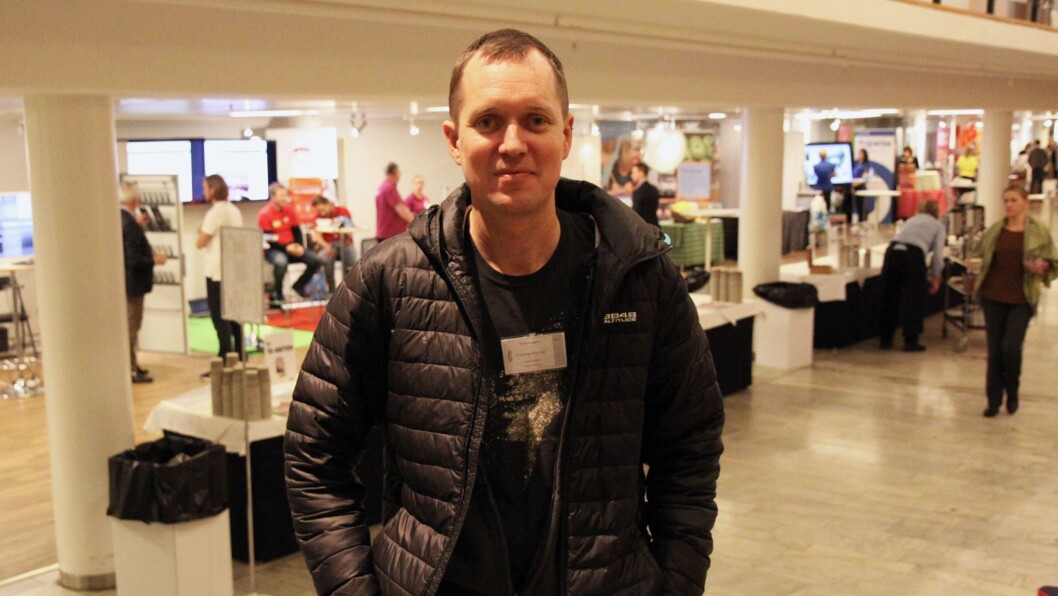 Christian Eidevald er utdannet barnehagelærer og er i dag dosent i barnehagedidaktikk og programansvarlig for barnehagelærerutdanningen ved Stockholms Universitet. Han har blant annet forsket på likestilling i svenske barnehager. Christian Eidevald er utdannet barnehagelærer og er i dag dosent i barnehagedidaktikk og programansvarlig for barnehagelærerutdanningen ved Stockholms Universitet. Han har blant annet forsket på likestilling i svenske barnehager.