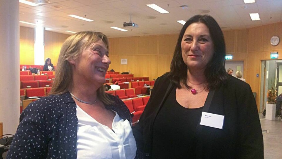 Forskere i 'Blikk for barn' på avslutningskonferansen i Oslo: Ellen Os og Nina Winger.