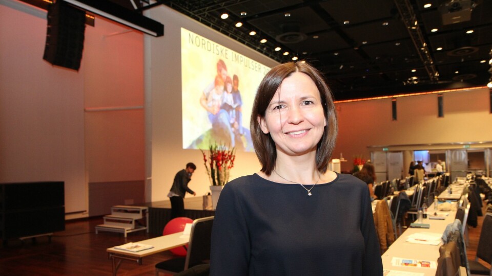 Professor i samfunnsøkonomi ved Universitet i Stavanger, Mari Rege, leder Agderprosjektet. Hun presenterte prosjektet på barnehagekonferansen Nordiske Impulser.