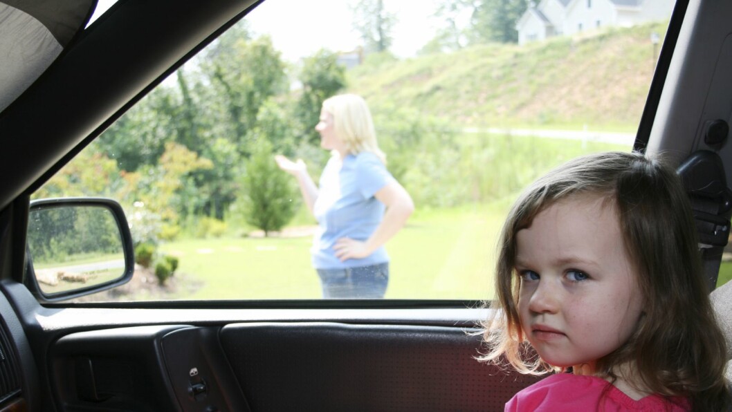 På selv middels varme sommerdager kan bilen på kort tid bli livstruende opphetet. På selv middels varme sommerdager kan bilen på kort tid bli livstruende opphetet.