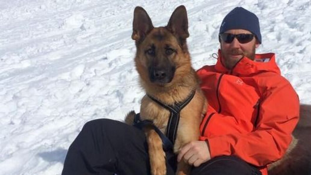 Styrer i Læringsverkstedet Råholt barnehage, Eirik Hauge og hunden Styrer i Læringsverkstedet Råholt barnehage, Eirik Hauge og hunden