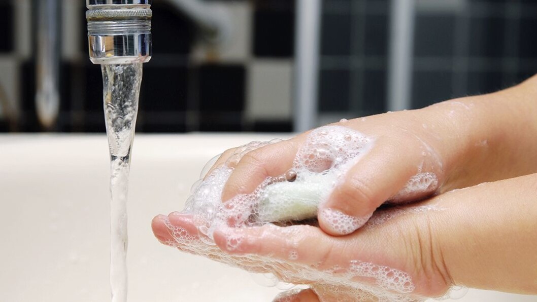 God håndhygiene: Det mest effektive tiltaket for å unngå smitte av omgangssyke i barnehagen er et strengt regime for håndhygiene. God håndhygiene: Det mest effektive tiltaket for å unngå smitte av omgangssyke i barnehagen er et strengt regime for håndhygiene.