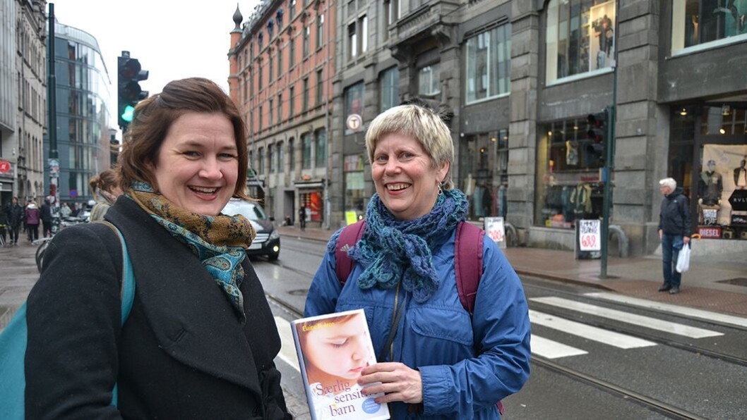 Viktig lesestoff: Psykoterapeut og barnehagelærer Eva Steinkjer (t.h) og coach Maya B. Bøhmer anbefaler Elaine N. Arons bok Viktig lesestoff: Psykoterapeut og barnehagelærer Eva Steinkjer (t.h) og coach Maya B. Bøhmer anbefaler Elaine N. Arons bok
