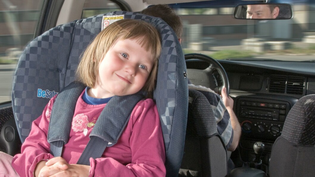 53 prosent av alle barn mellom 1 og 3 år sitter bakovervendt i bil. 53 prosent av alle barn mellom 1 og 3 år sitter bakovervendt i bil.