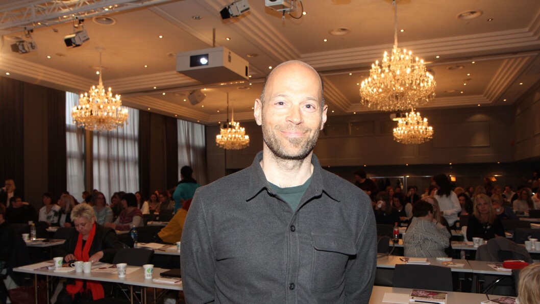 Psykologspesialist ved Statens Barnehus i Tromsø, Are Evang på barnehagekonferansen "Livsmestring og helse i barnehagen", av Utviklingsforum og Tromsø kommune. Psykologspesialist ved Statens Barnehus i Tromsø, Are Evang på barnehagekonferansen "Livsmestring og helse i barnehagen", av Utviklingsforum og Tromsø kommune.