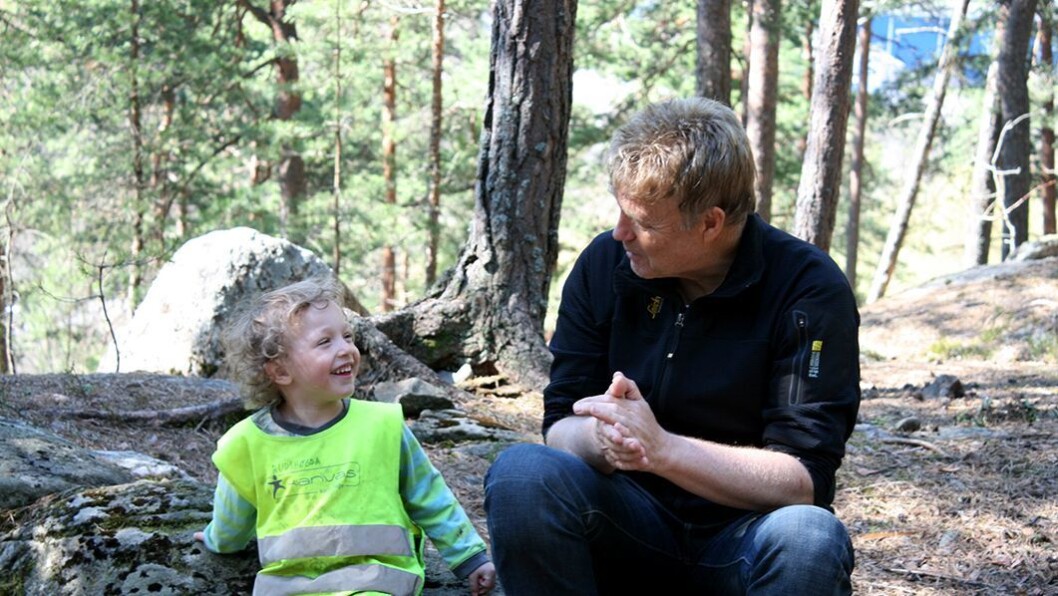 Hilsen til superassistent: Kristine Karlsen Tøien sendte en hilsen til Trond Myhrvold (bildet) og Kari-Mette Rustad i Rudshøgda Kanvas-naturbarnehage som hele barnehagen satte stor pris på. Hilsen til superassistent: Kristine Karlsen Tøien sendte en hilsen til Trond Myhrvold (bildet) og Kari-Mette Rustad i Rudshøgda Kanvas-naturbarnehage som hele barnehagen satte stor pris på.