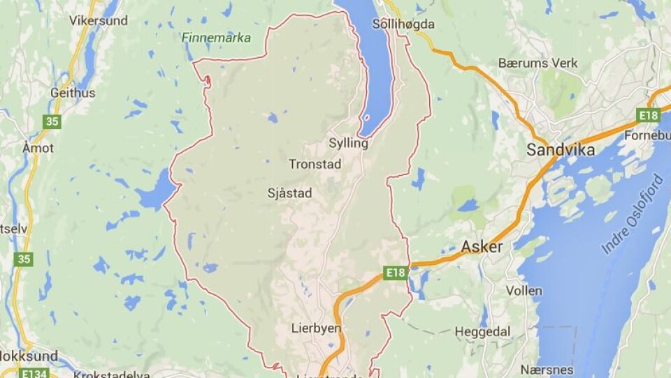 En barnehage i Lier fant sneiper og brukerutstyr etter hasj på uteområdet sitt.