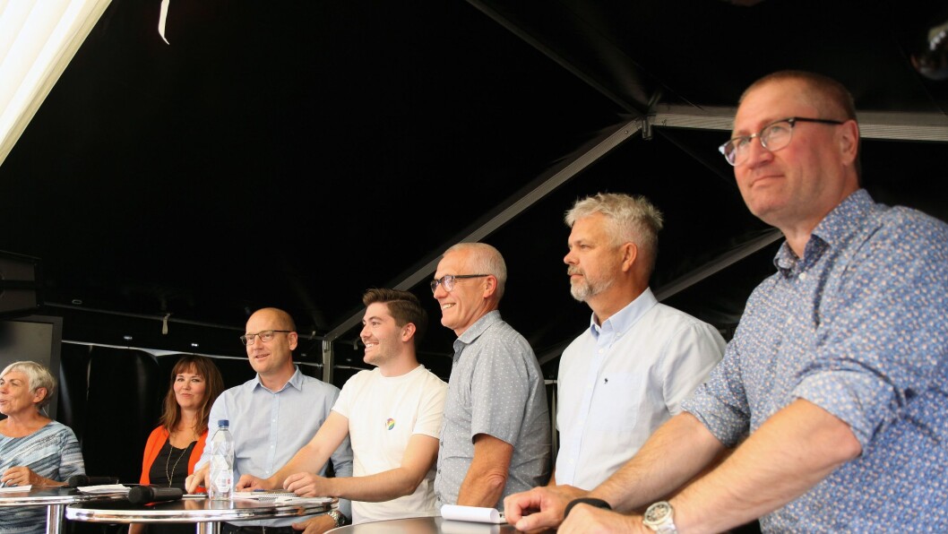 Debatterte hvilken kompetanse som er viktigst for fremtidens barnehagelærere. Fra venstre: Ordstyrer Birte Simonsen, forsker Lisbeth L. Skreland ved UiA, leder av Utdanningsforbundet Steffen Handal, Venstre-politiker Grunde Almeland, administrerende direktør i PBL Arild M. Olsen, direktør for KS Utdanning Erling Barlindhaug og KrF-politiker Geir Jørgen Bekkevold. Debatterte hvilken kompetanse som er viktigst for fremtidens barnehagelærere. Fra venstre: Ordstyrer Birte Simonsen, forsker Lisbeth L. Skreland ved UiA, leder av Utdanningsforbundet Steffen Handal, Venstre-politiker Grunde Almeland, administrerende direktør i PBL Arild M. Olsen, direktør for KS Utdanning Erling Barlindhaug og KrF-politiker Geir Jørgen Bekkevold.