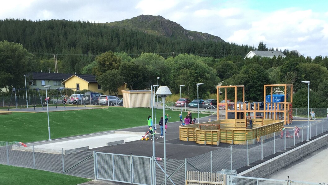 Barnehagen har blant annet fått installert en mini-ballbinge på uteområdet sitt. Barnehagen har blant annet fått installert en mini-ballbinge på uteområdet sitt.