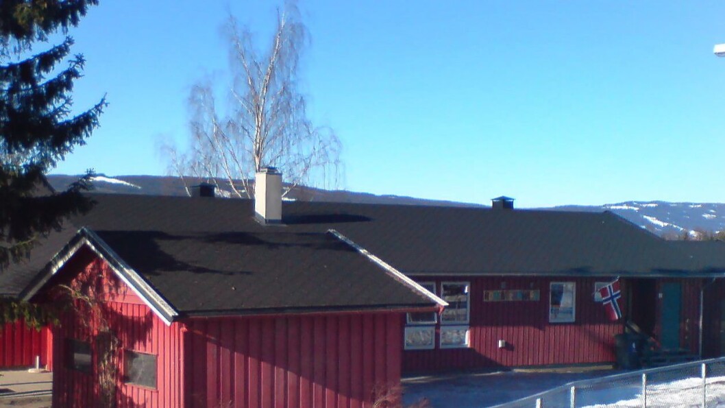 Hov barnehage er utpekt som mulig sted å sette opp ei brakke til å løse problemet på kort sikt. Hov barnehage er utpekt som mulig sted å sette opp ei brakke til å løse problemet på kort sikt.