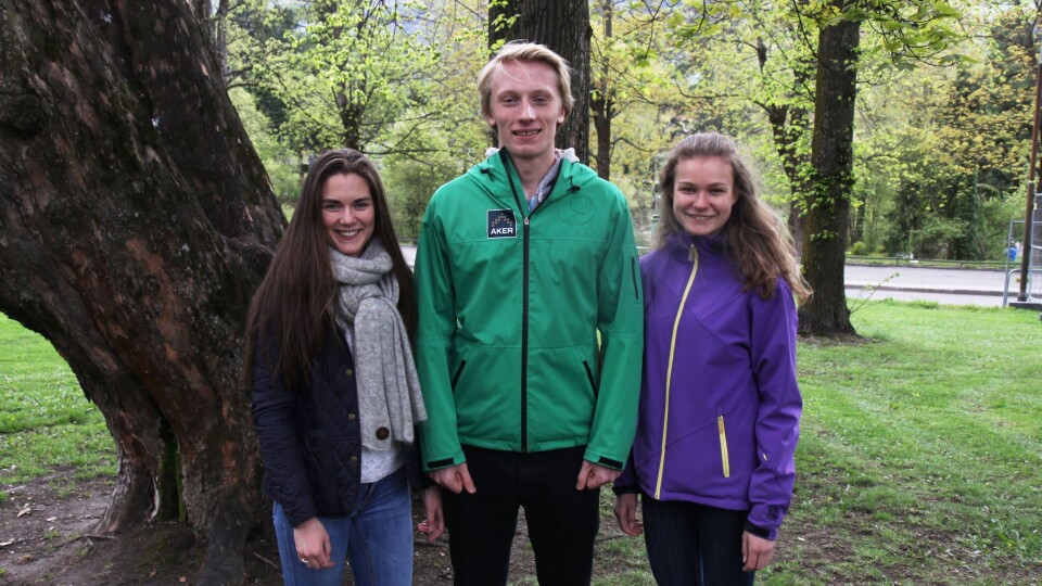 Har testet ut hvordan det er å jobbe i barnehage: F.v: Mathilde Menkerud Sagbakken (16), Øyvind Bryhn Pettersen (16) og Sofie Rønningen Kleven (17).