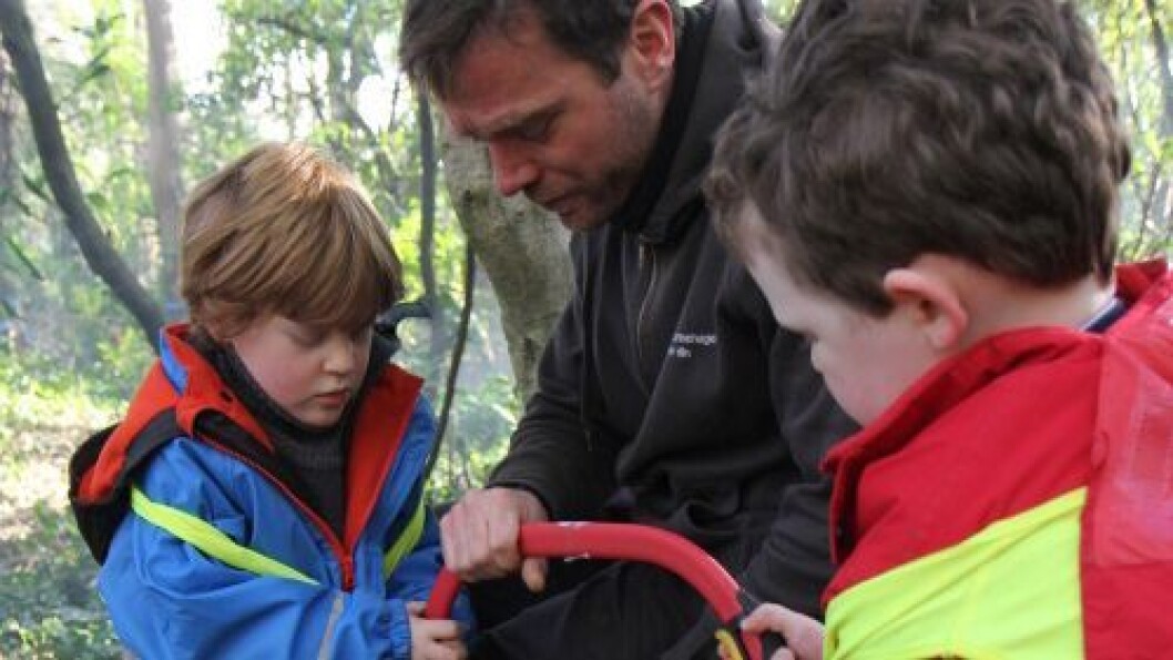 Dream team. Sarah Quinn har helt siden hun første gang besøkte en utebarnehage vært overbevisst om at det er rette veien å gå for framtidens barnehage i Irland. Hun er faglig leder for Nature Kindergarten i Bray som drives av Steffen Eriksen og Andrew Noble. Dream team. Sarah Quinn har helt siden hun første gang besøkte en utebarnehage vært overbevisst om at det er rette veien å gå for framtidens barnehage i Irland. Hun er faglig leder for Nature Kindergarten i Bray som drives av Steffen Eriksen og Andrew Noble.