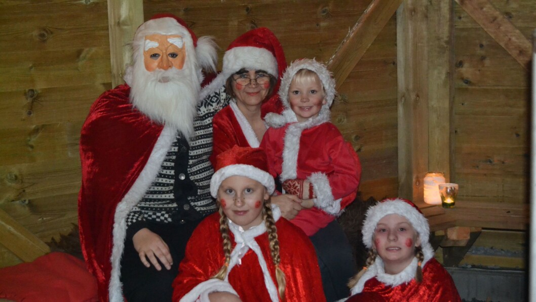 En nissefamilie har bosatt seg på loftet til Øyno Fus Barnehage. En nissefamilie har bosatt seg på loftet til Øyno Fus Barnehage.