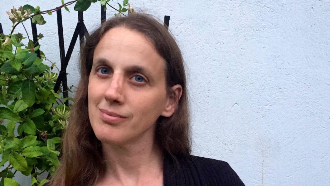 Teresa K. Aslanian har jobbet 15 år i barnehage som assistent, barnehagelærer og styrer. I dag er hun stipendiat ved Høgskolen i Oslo og Akershus og er aktuell med boken «Kjærlighet som profesjonsutøvelse i barnehagen». Teresa K. Aslanian har jobbet 15 år i barnehage som assistent, barnehagelærer og styrer. I dag er hun stipendiat ved Høgskolen i Oslo og Akershus og er aktuell med boken «Kjærlighet som profesjonsutøvelse i barnehagen».