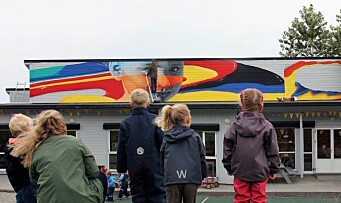 Lot kunstnere boltre seg: – Vi vil at den gode energien i barnehagen skal gjenspeiles på utsiden