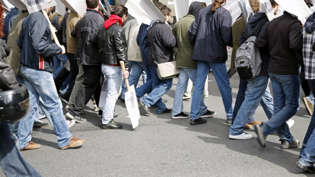 Mange småbarnsforeldre må belage seg på å avspasere fra jobb onsdag for å hente barnet i barnehagen innen klokken 14. Mange småbarnsforeldre må belage seg på å avspasere fra jobb onsdag for å hente barnet i barnehagen innen klokken 14.