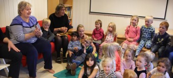 Erna på besøk i barnehage: Spekulativ debatt