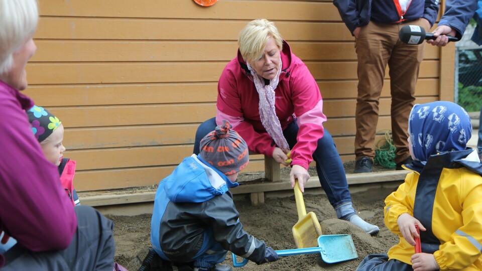 Finansminister Siv Jensen (Frp) besøkte tirsdag Trollmyra barnehage i Bodø.