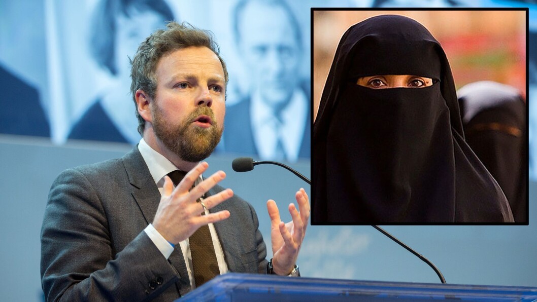 Kunnskapsminister Torbjørn Røe Isaksen (H) vil innføre et nasjonalt forbud mot bruk av ansiktsdekkende hodeplagg i barnehager, skoler og universiteter. Kunnskapsminister Torbjørn Røe Isaksen (H) vil innføre et nasjonalt forbud mot bruk av ansiktsdekkende hodeplagg i barnehager, skoler og universiteter.