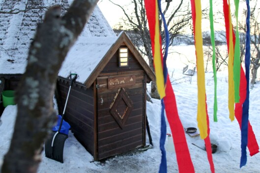 Hamna friluftsbarnehage ligger midt i naturen, og har sin egen lavvo og boltreplass i strandkanten. Hamna friluftsbarnehage ligger midt i naturen, og har sin egen lavvo og boltreplass i strandkanten.