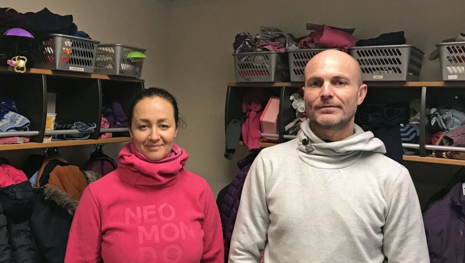 Charlene Fjell og André Forsberg stenger dørene til Dyrløkketoppen barnehage 1. mars.