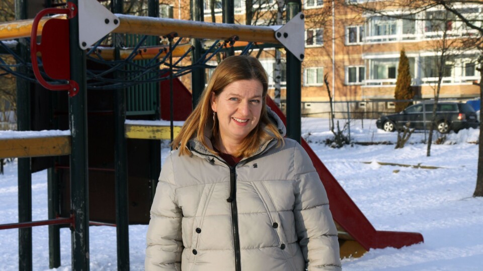 Else H. Devold er barnehagelærer og forfatter. Hun har mange års erfaring som styrer og pedagogisk leder i barnehage og har i de senere årene arbeidet med norsk, regne- og leseopplæring i skolen.