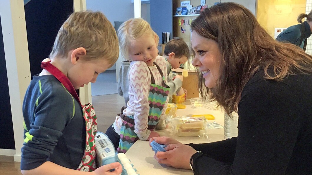 Pia Katarina Halvorsen, daglig leder i Den blå appelsin Kanvas-barnehage. Pia Katarina Halvorsen, daglig leder i Den blå appelsin Kanvas-barnehage.
