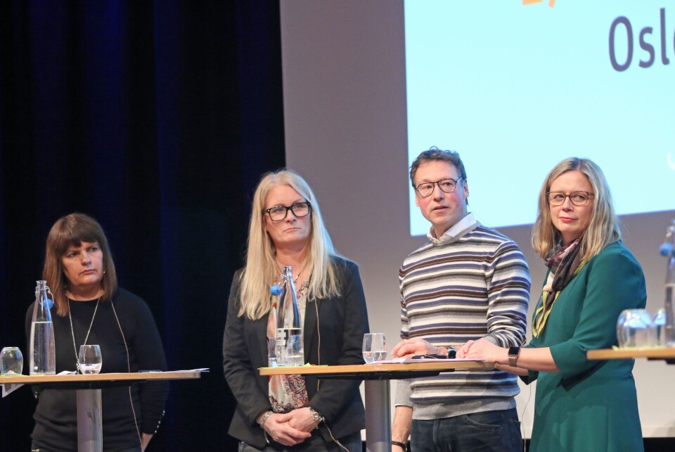 Fra venstre Grethe Barane fra Sørhellet barnehage, Utdanningsforbundets Ingvild Aga, Robert Ullmann fra Kanvas og Hege Sevatdal fra Oslo kommune møttes til debatt om organisering i barnehagene med ny pedagognorm.