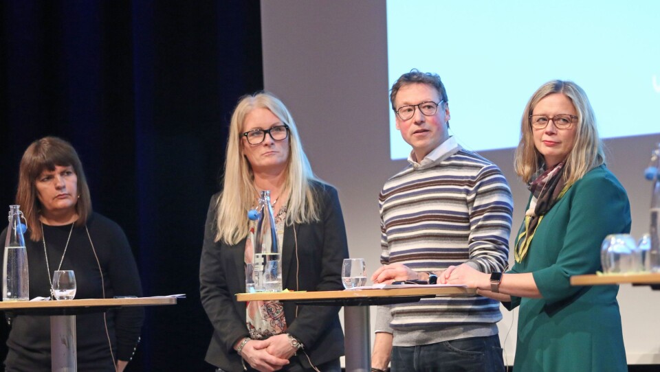 Fra venstre Grethe Barane fra Sørhellet barnehage, Utdanningsforbundets Ingvild Aga, Robert Ullmann fra Kanvas og Hege Sevatdal fra Oslo kommune møttes til debatt om organisering i barnehagene med ny pedagognorm.