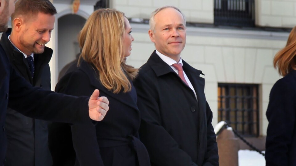 Kunnskapsminister Jan Tore Sanner (H) blir i dette debattinnlegget utfordret på om han mener at den foreslåtte normen for grunnbemanning gir nok voksne rundt barna i barnehage. Foto: Silje Wiken Sandgrind