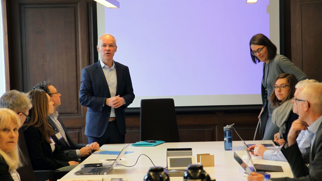 Kunnskaps- og integreringsminister Jan Tore Sanner (H) inviterte onsdag både store og små aktører innenfor private barnehager til møte om den varslede bemanningsnormen. Foto: Silje Wiken Sandgrind Kunnskaps- og integreringsminister Jan Tore Sanner (H) inviterte onsdag både store og små aktører innenfor private barnehager til møte om den varslede bemanningsnormen. Foto: Silje Wiken Sandgrind