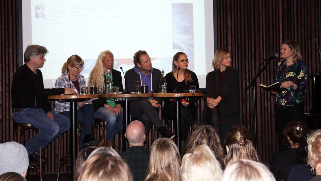 Fra venstre: Inge Nordhaug, klinisk sosionom i barne- og ungdomspsykiatri, Anne Grønlund, sosiallærer ved Lusetjern skole, Therese Michelet, virksomhetsleder ved Haukeliveien Barnehage, Silje Marie Bentzen, rådgiver i Utdanningsforbundet, Lars Due-Tønnesen i Bufdir og Byråd for Oppvekst og kunnskap i Oslo Inga Marte Thorkildsen. Fra venstre: Inge Nordhaug, klinisk sosionom i barne- og ungdomspsykiatri, Anne Grønlund, sosiallærer ved Lusetjern skole, Therese Michelet, virksomhetsleder ved Haukeliveien Barnehage, Silje Marie Bentzen, rådgiver i Utdanningsforbundet, Lars Due-Tønnesen i Bufdir og Byråd for Oppvekst og kunnskap i Oslo Inga Marte Thorkildsen.