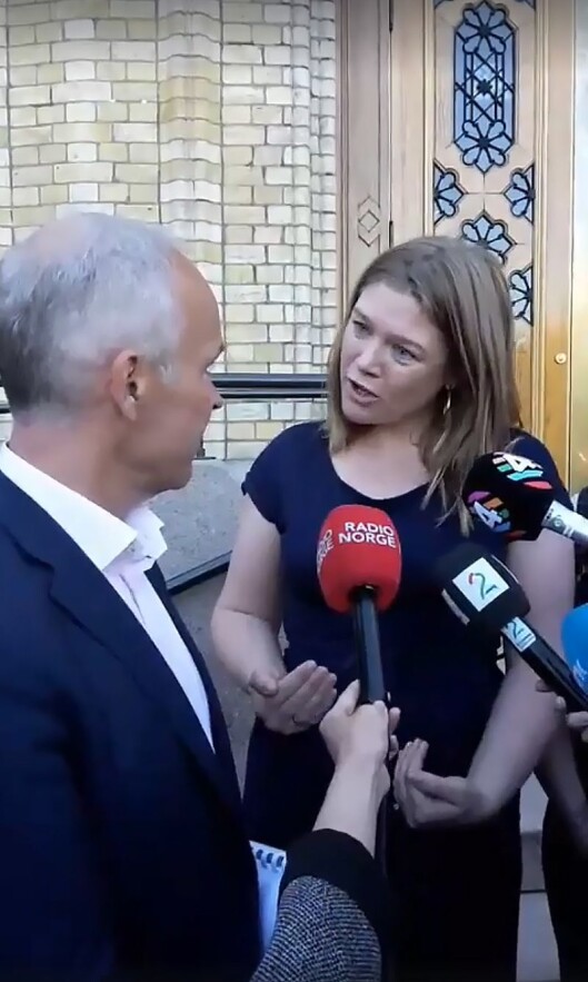 Kunnskapsminister Jan Tore Sanner og Caroline Omberg fra Foreldreopprør 2018. Kunnskapsminister Jan Tore Sanner og Caroline Omberg fra Foreldreopprør 2018.