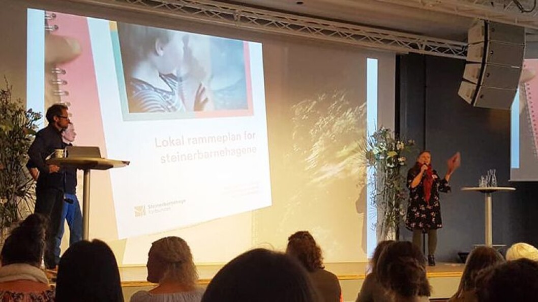 Lokal rammeplan for steinerbarnehagene ble lansert under en konferanse i Tromsø forrige fredag. Lokal rammeplan for steinerbarnehagene ble lansert under en konferanse i Tromsø forrige fredag.