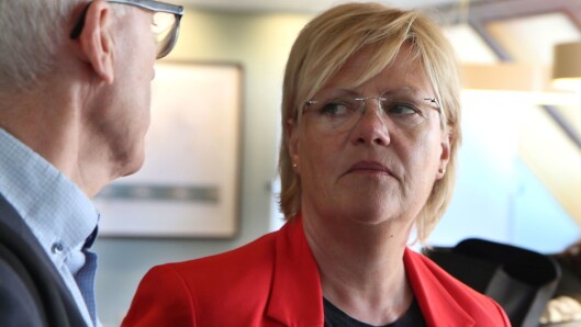 Kristin Halvorsen er fortsatt svært opptatt av utviklingen i barnehagesektoren. Her er hun i samtale med PBL-direktør Arild M. Olsen. Kristin Halvorsen er fortsatt svært opptatt av utviklingen i barnehagesektoren. Her er hun i samtale med PBL-direktør Arild M. Olsen.