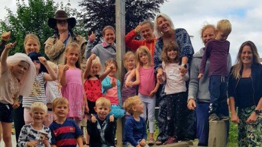 Småfolk barnehage i Etne er en av fem finalister som kan vinne tittelen «Årets barnehage 2018». Småfolk barnehage i Etne er en av fem finalister som kan vinne tittelen «Årets barnehage 2018».
