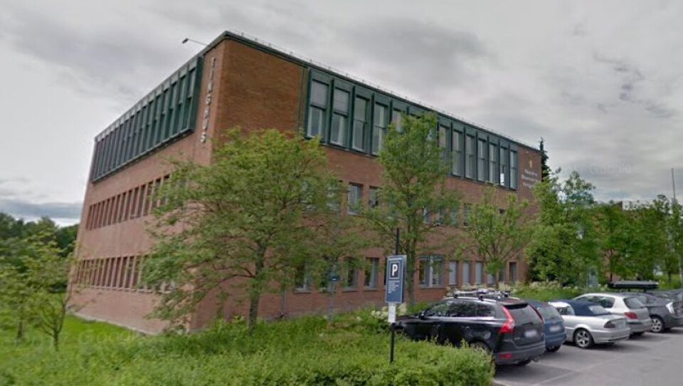 En mann i 50-årene ble i Nedre Romerike tingrett dømt til to år og to måneders fengsel etter å ha befølt en jente i barnehagen han jobbet.