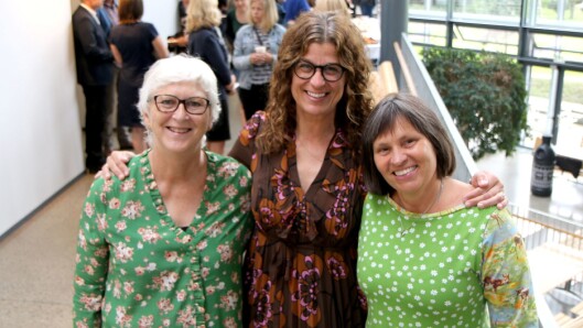 Ingunn Størksen (midten) leder Filiorum sammen med Marit Alvestad (venstre) og Elin Kirsti Lie Reikerås (høyre). Her fra den offisielle åpningen av senteret 15. august i fjor. Ingunn Størksen (midten) leder Filiorum sammen med Marit Alvestad (venstre) og Elin Kirsti Lie Reikerås (høyre). Her fra den offisielle åpningen av senteret 15. august i fjor.