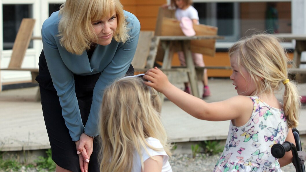 Underveis i studiene oppdaget Anne Lindboe at hun likte å jobbe med barn. Og at de likte henne. Jeg er rolig og ser snill ut, det er sikkert derfor. Underveis i studiene oppdaget Anne Lindboe at hun likte å jobbe med barn. Og at de likte henne. Jeg er rolig og ser snill ut, det er sikkert derfor.