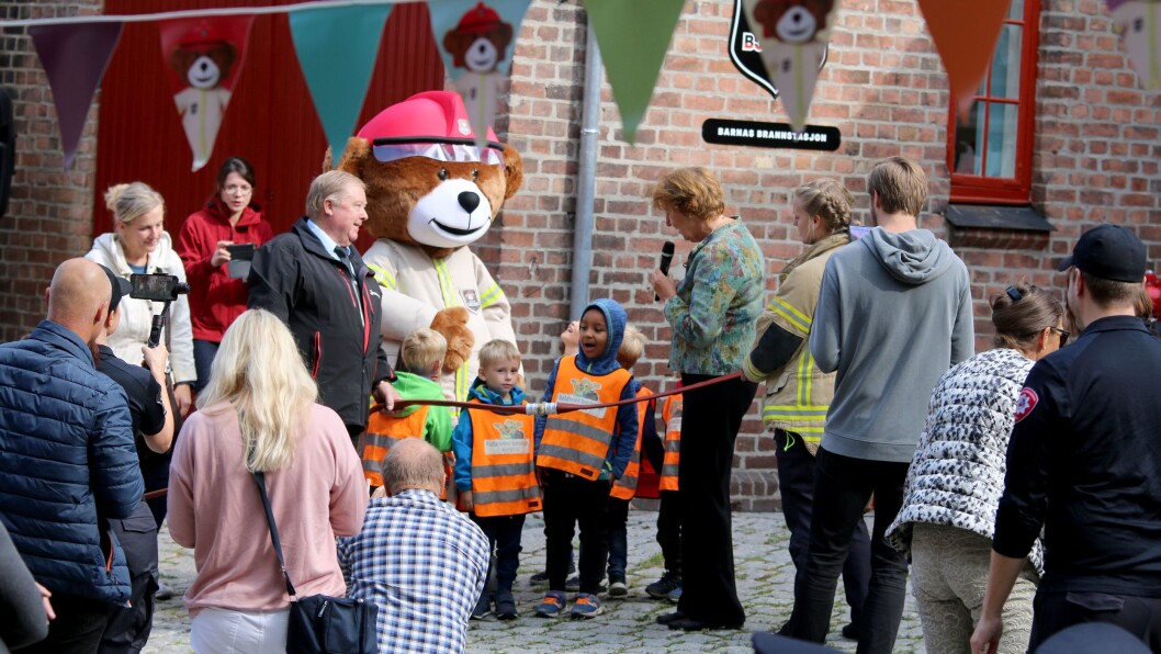 Ordføreren og barna sto for selve åpningen av det nye tilbudet. Ordføreren og barna sto for selve åpningen av det nye tilbudet.