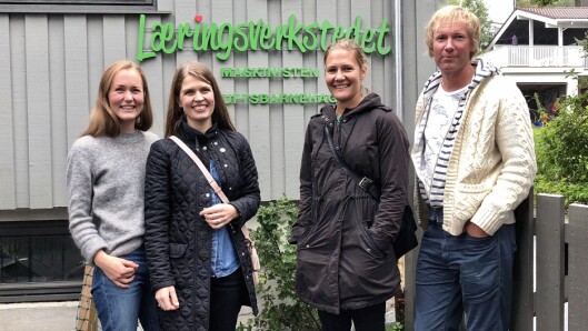 Også Maskinisten Friluftsbarnehage og pedagogisk leder Kristine Johnsen Rishaug (til venstre) fikk besøk av representantene fra PBL og Naturvernforbundet. Også Maskinisten Friluftsbarnehage og pedagogisk leder Kristine Johnsen Rishaug (til venstre) fikk besøk av representantene fra PBL og Naturvernforbundet.