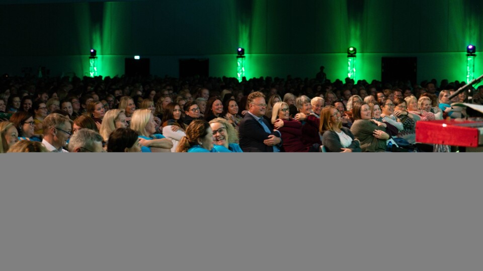 Brorparten av Læringsverkstedets ansatte deltok da Norges største private barnehagekonsern arrangerte årskonferanser i Kristiansand og på Gardermoen nylig. Foto: Læringsverkstedet
