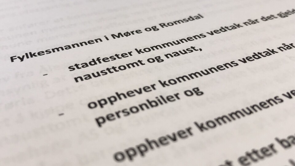 Fylkesmannen stadfester kommunens vedtak om at barnehagen har gjort anskaffelser i strid med barnehageloven, men opphever vedtaket om tilbakebetaling.