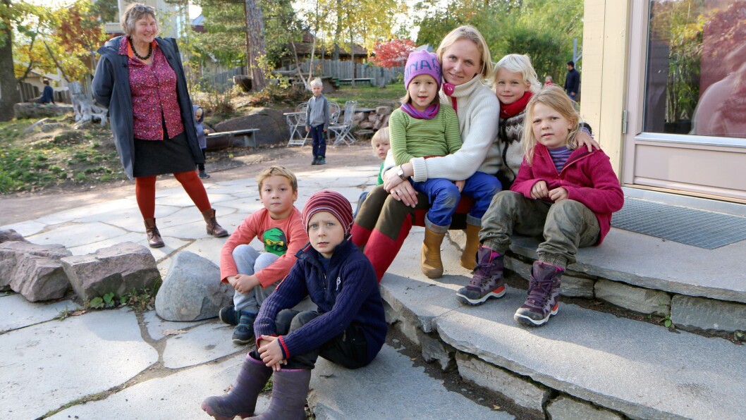 Førsteklassepedagog Gry Skjøttelvik ved Steinerskolen i Hurum har ansvar for seksåringene, som er en del av Askeladden Steinerbarnehage der Astrid Sund (bak) er daglig leder. Førsteklassepedagog Gry Skjøttelvik ved Steinerskolen i Hurum har ansvar for seksåringene, som er en del av Askeladden Steinerbarnehage der Astrid Sund (bak) er daglig leder.
