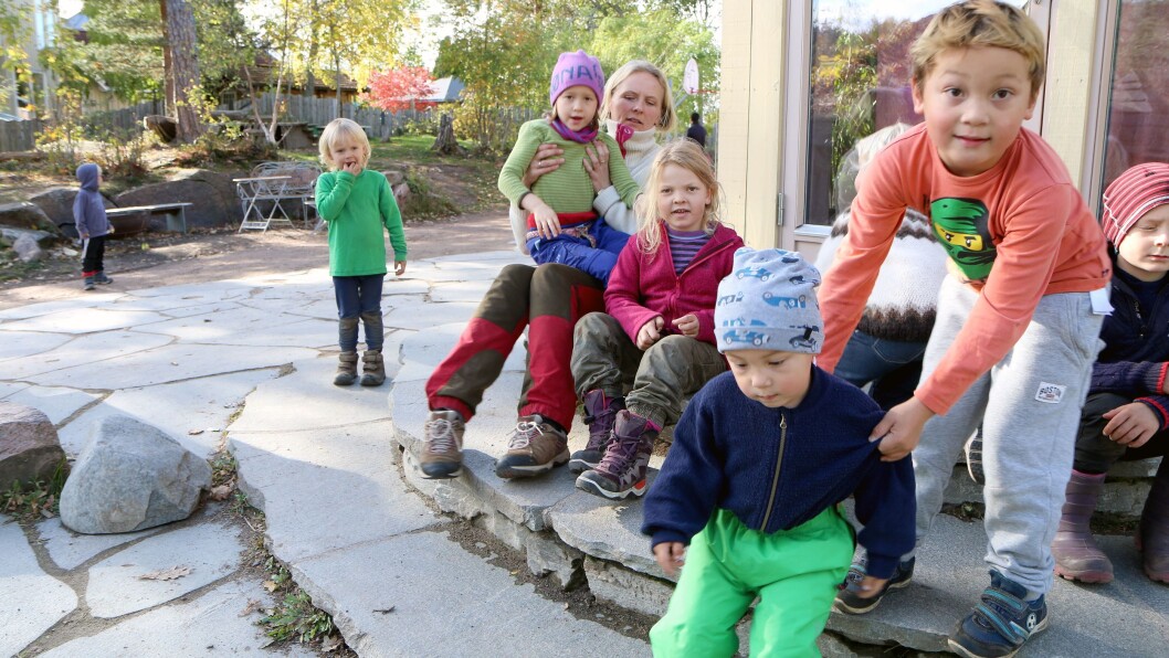 Førsteklassingene ved Steinerskolen i Hurum får mange oppgaver de yngre barna ikke har, og mer ansvar. Førsteklassingene ved Steinerskolen i Hurum får mange oppgaver de yngre barna ikke har, og mer ansvar.