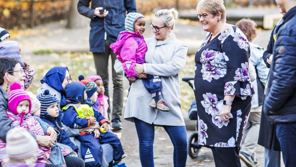 Styrer Tonje Elisabeth Dahl i Langleiken og Enerhaugen barnehager i Oslo kom over prosjektet Syngende barnehage ved en tilfeldighet. Nå preger sang og musikk livet i barnehagen. Nylig var kulturminister Trine Skei Grande (V) på besøk.