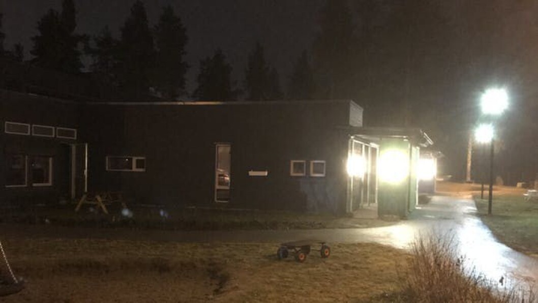 Terningen barnehage i Elverum har fått omfattende skader etter at det brant i natt. Terningen barnehage i Elverum har fått omfattende skader etter at det brant i natt.