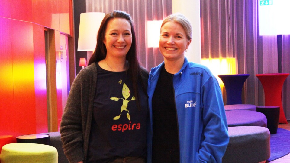 Nylig var Mari Fagerheim, fag- og utviklingssjef i Espira (høyre), på Gardermoen for å gi pedagoger i Espira opplæring i kvalitetssystemet Espira BLIKK. Camilla Hagstrøm (venstre) er styrer i Espira Kløverenga barnehage, en av 26 barnehager som har testet ut systemet i et pilotprosjekt.