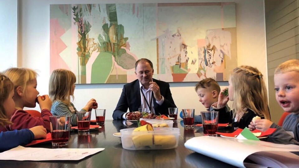 Seks barn fra Stokka barnehage fikk møte rådmannen i Stavanger og fortelle ham om hverdagen i barnehagen.