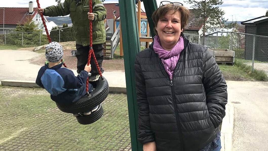 – Hvis dette kan bidra til at andre kan la seg inspirere, og dra nytte av erfaringene, er det ingenting som er bedre, sier Linda Y. Rosenborg, styrer i Blåbærgrenda barnehage i Rælingen. – Hvis dette kan bidra til at andre kan la seg inspirere, og dra nytte av erfaringene, er det ingenting som er bedre, sier Linda Y. Rosenborg, styrer i Blåbærgrenda barnehage i Rælingen.